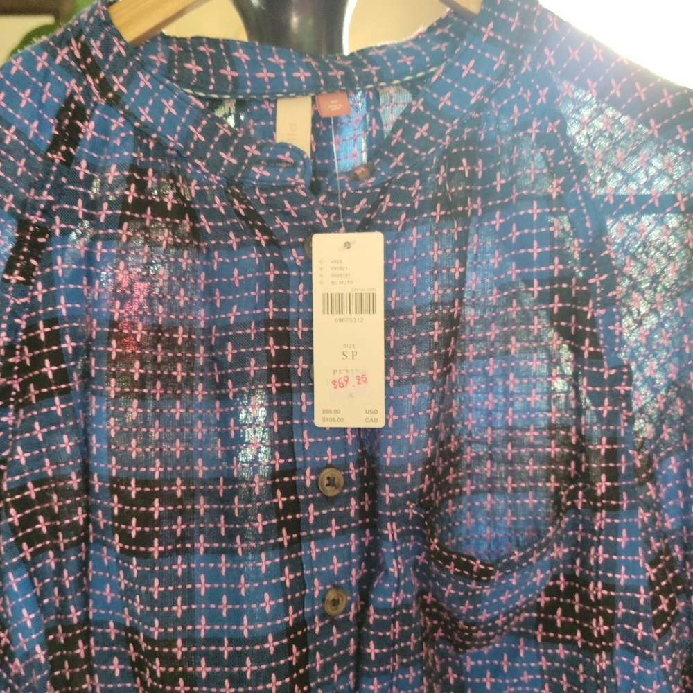 BEAUTIFUL PILCRO ANTHROPOLOGIE BLUE AND PINK BLOUSE. NWT.  DETAILED